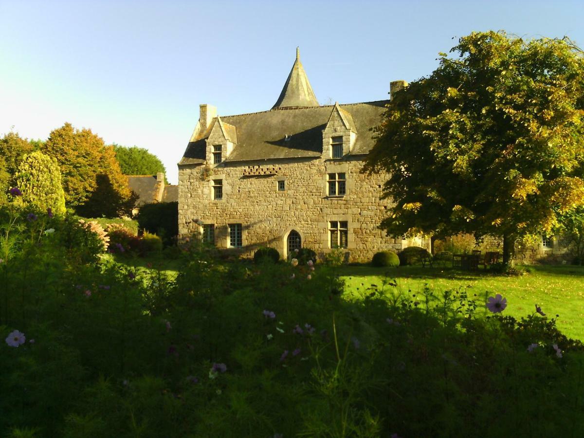 Bed and Breakfast Manoir De Kerguereon Ploubezre Exterior foto